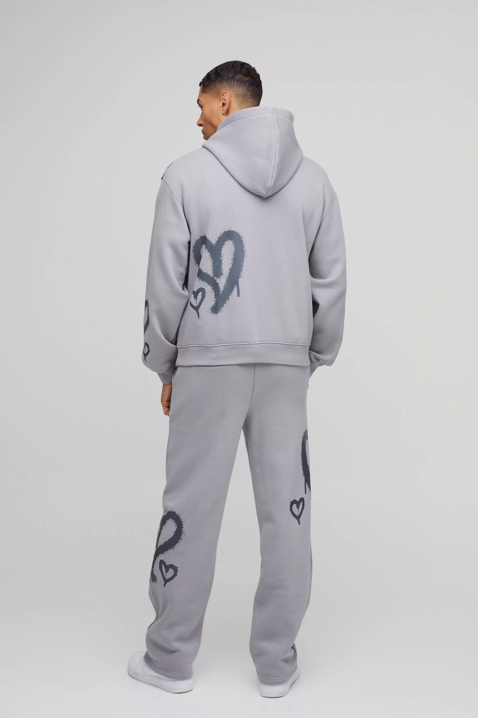 boohoo BOXY ALL OVER HEART アップリケ フーディ パーカー Hoodies & Sweatshirts | Oversized Boxy All Over Heart
